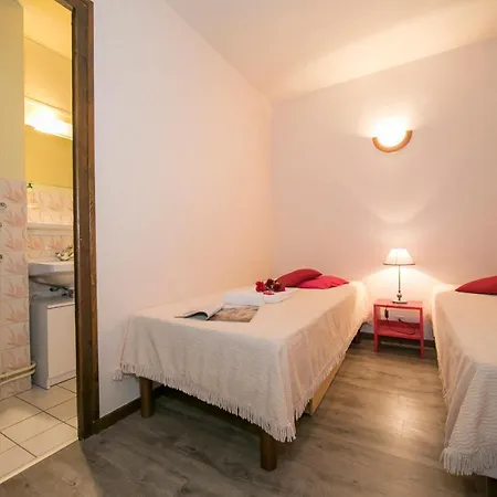 Apartment Coeur 5 *